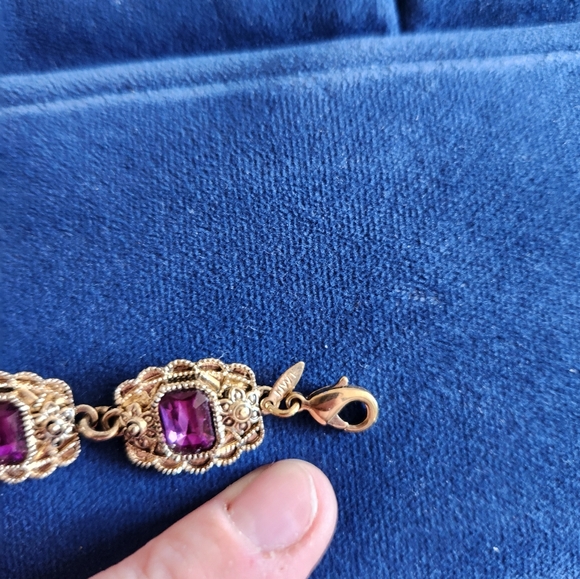 🩷 4 for $50 Vintage NWT Gold and Amethyst Coloured Stone Bracelet🩷 - Picture 3 of 7